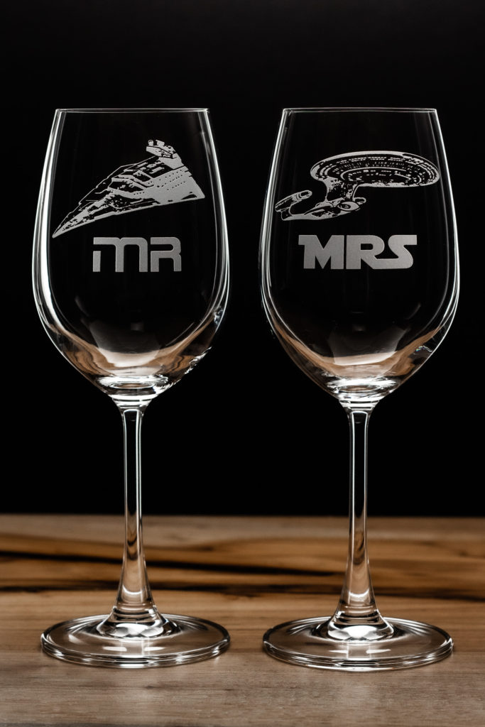Sandcarved etched mr and mrs wedding glasses sci-fi theme